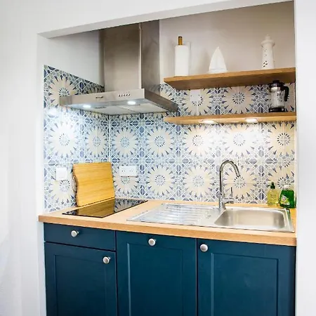 Romantic Sea View Studio, Steps Away From The * Antibes