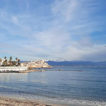 Romantic Sea View Studio, Steps Away From The Antibes
