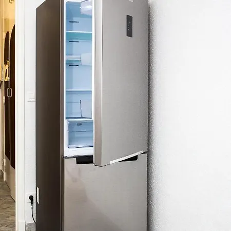 Apartment Romantic Sea View Studio, Steps Away From The