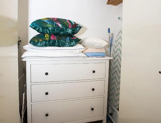 Romantic Sea View Studio, Steps Away From The Daire Antibes