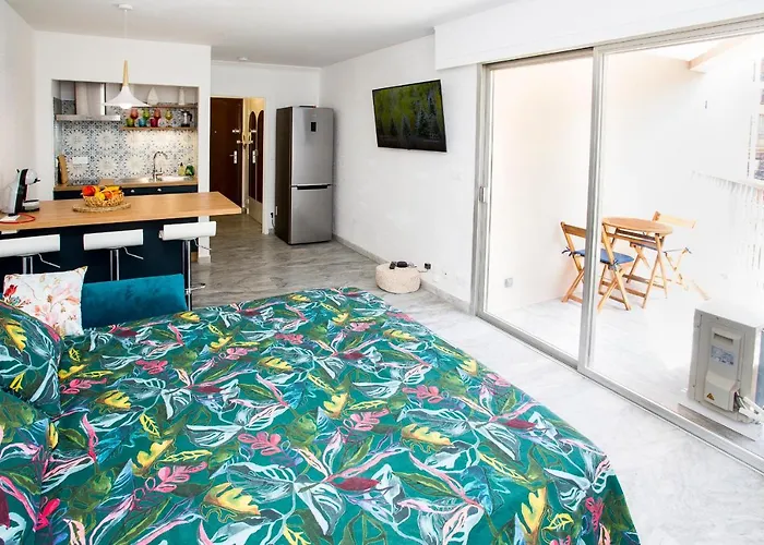 Daire Romantic Sea View Studio, Steps Away From The *