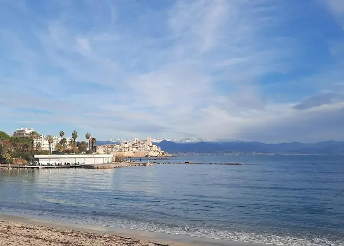 Romantic Sea View Studio, Steps Away From The Antibes